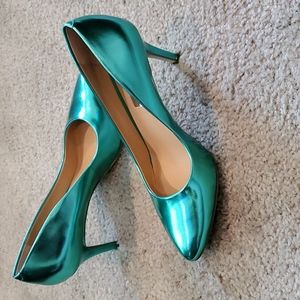 Brand New Women's Green Metalic Pumps